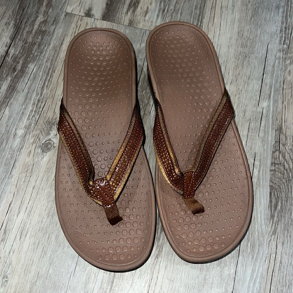 whitin sandals - Picture 2 of 3